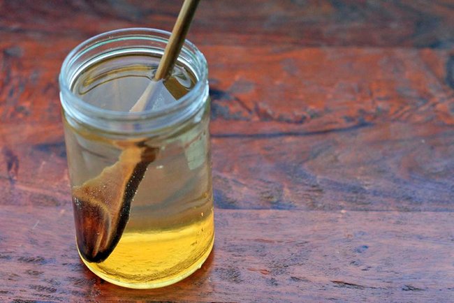 Замачивание семян в воде с медом