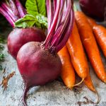 Чем подкормить свеклу и морковь народными средствами